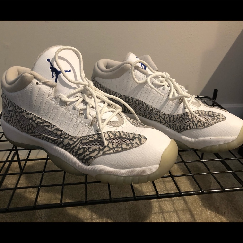 Jordan 11 retro lows Sz 7Y